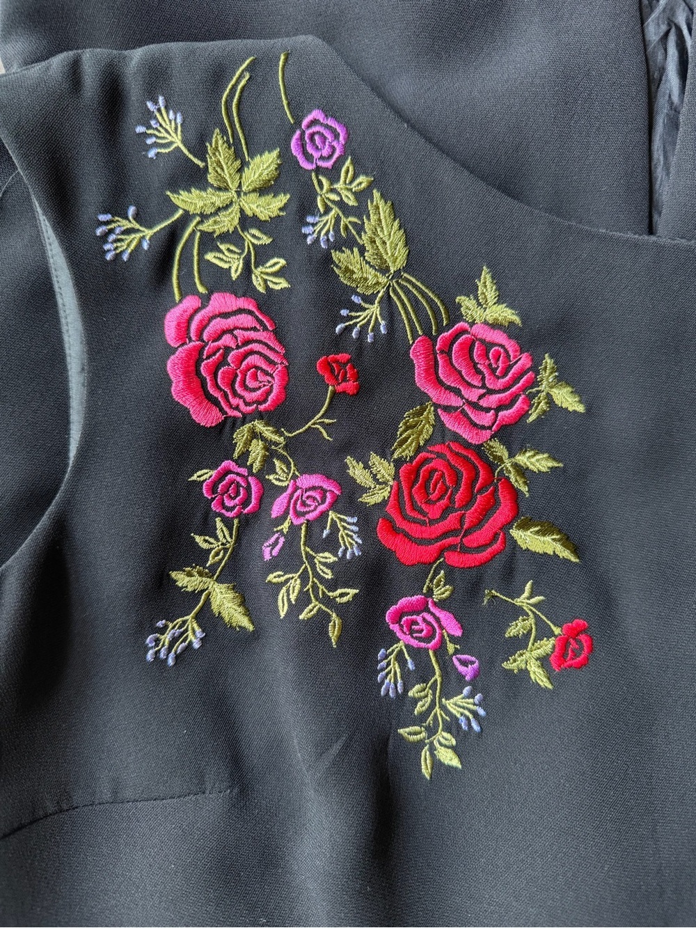 Maggie London Embroidered Floral Black Sleeveless Sheath Dress Women’s Size 4 - Picture 4 of 7